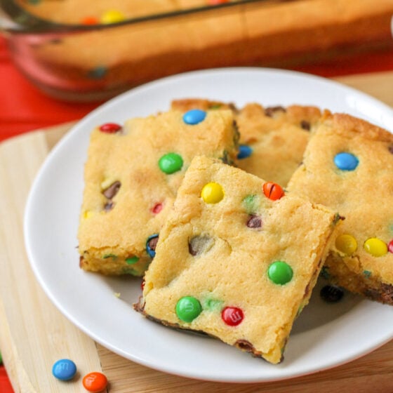 chocolate chip cookie bars with cake mix