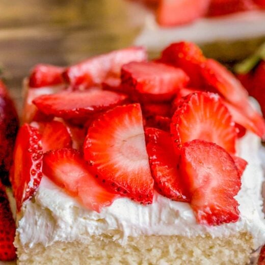 Strawberry Shortcake Bars {+VIDEO} | Lil' Luna