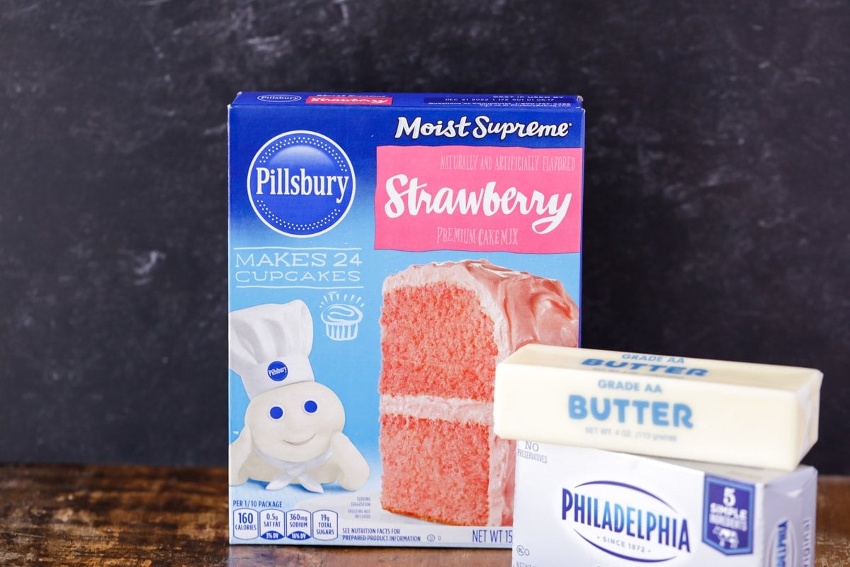 Ingredients for the strawberry gooey butter cake