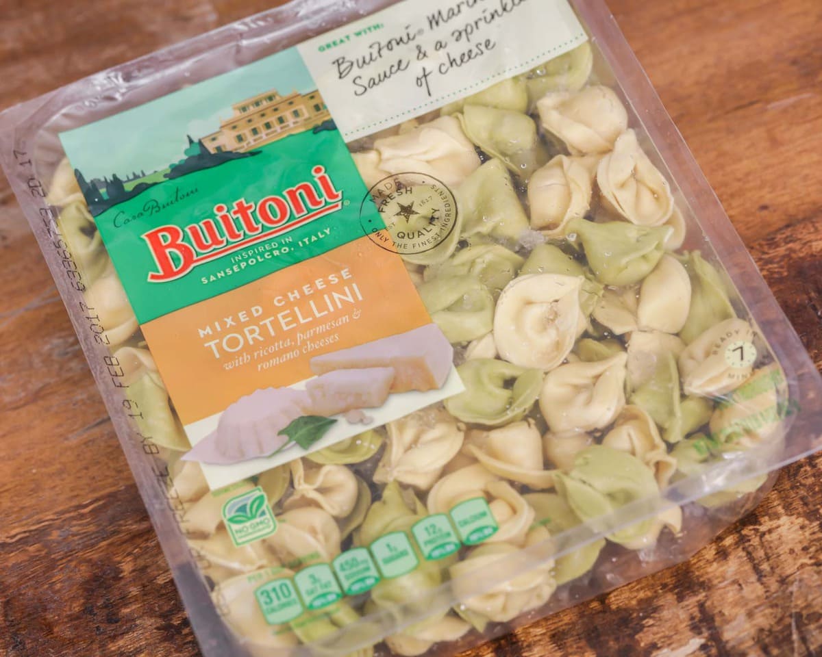 Mixed cheese tortellini packaging