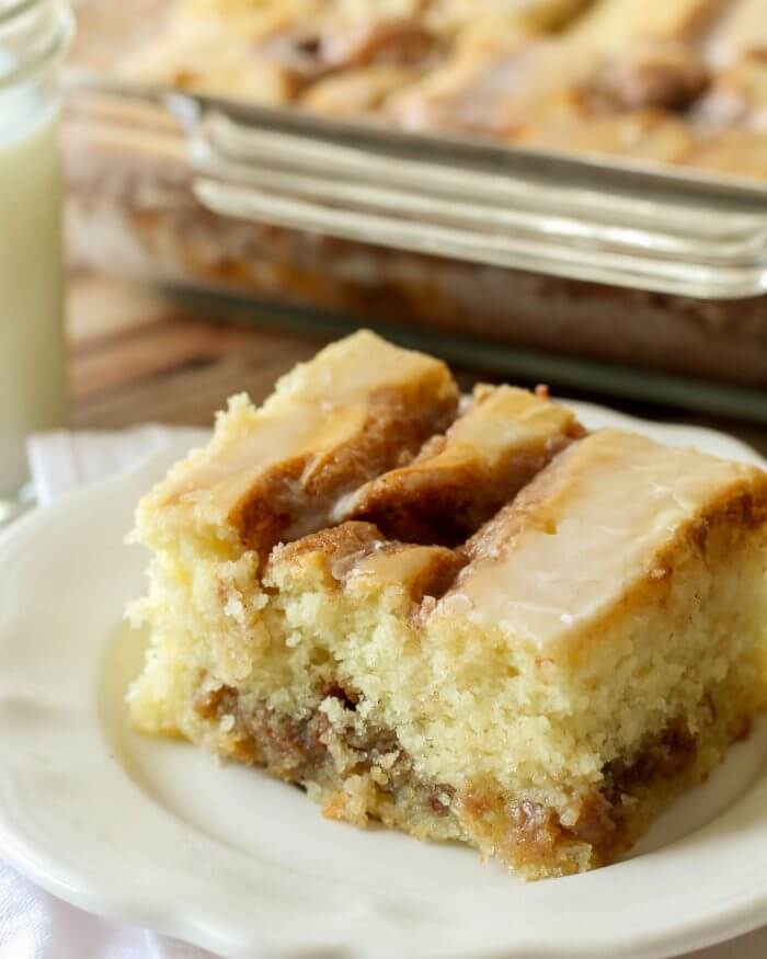 Cinnamon Roll Cake {quick & Easy! +video} 