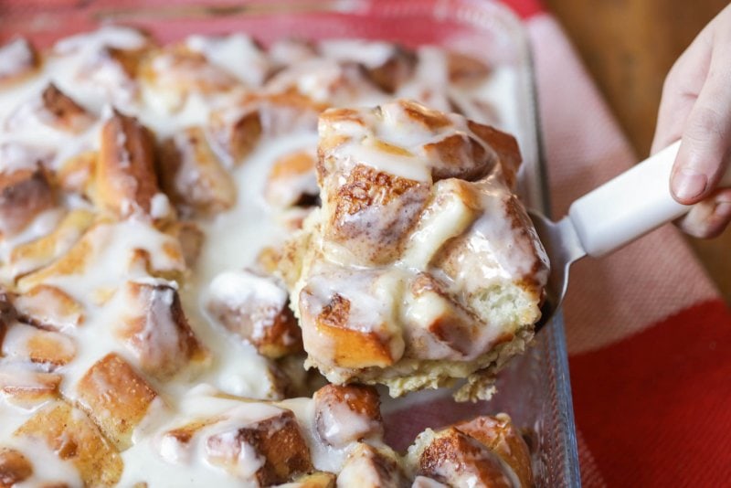 Cinnamon Roll Casserole {Overnight!} Lil' Luna