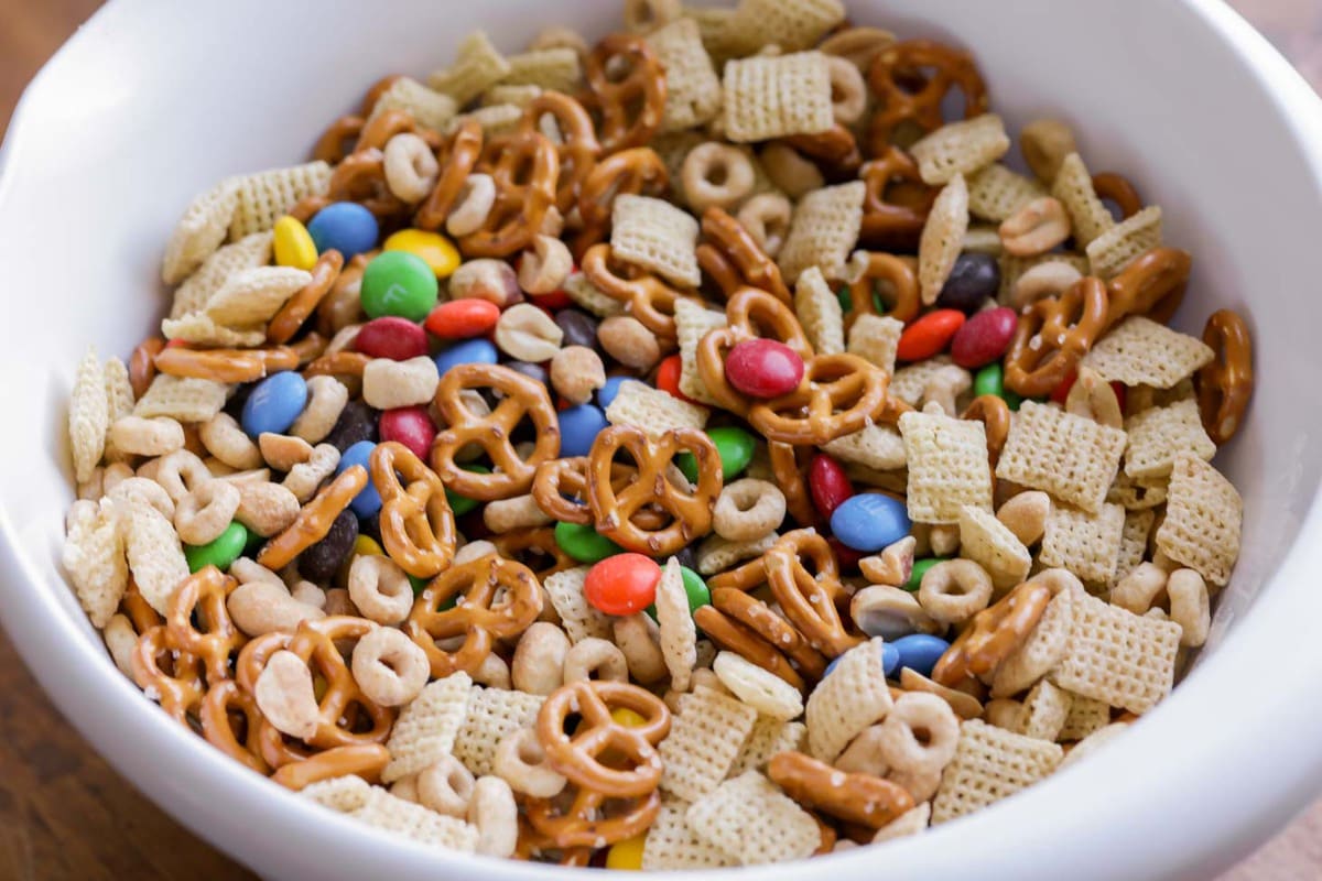 White Trash Recipe (White Chocolate Trail Mix) +VIDEO