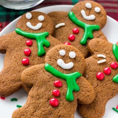 These gingerbread men cookies have soft centers and crispy edges. Then they're filled with brown sugar, molasses & warm spices for the perfect gingerbread flavor.