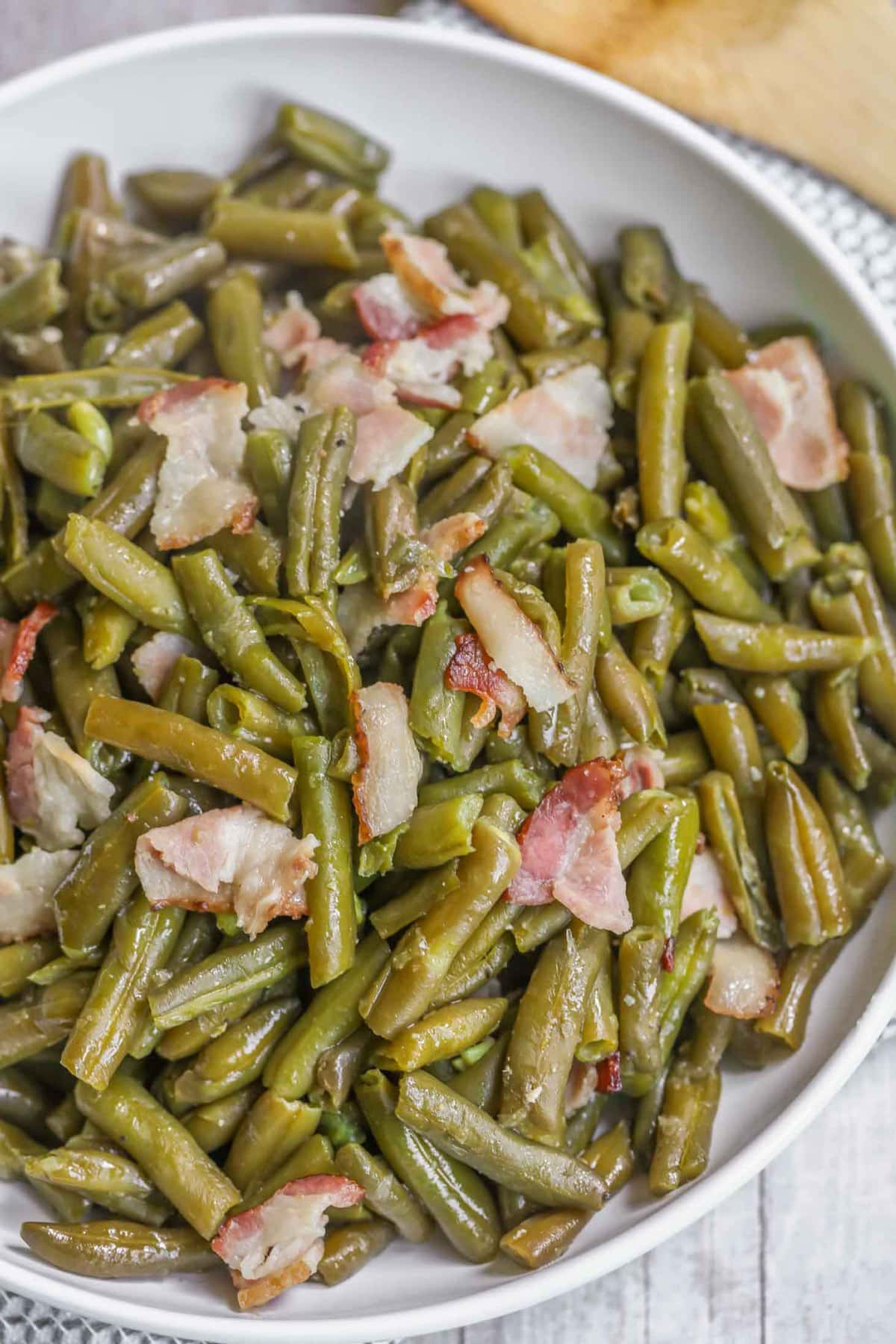 Crockpot Green Beans in a white bowl