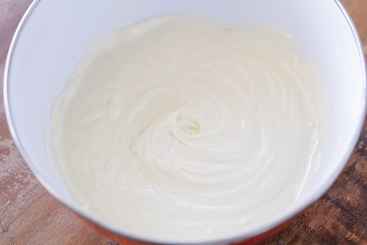 Churro cheesecake cream cheese filling in a white bowl