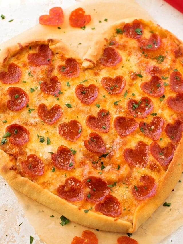 Heart Shaped Pizza - Lil' Luna