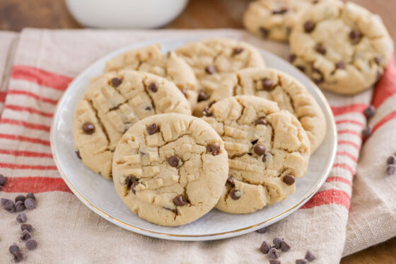 Mini Peanut Butter Cookies {Bite-Sized + Addicting} | Lil' Luna