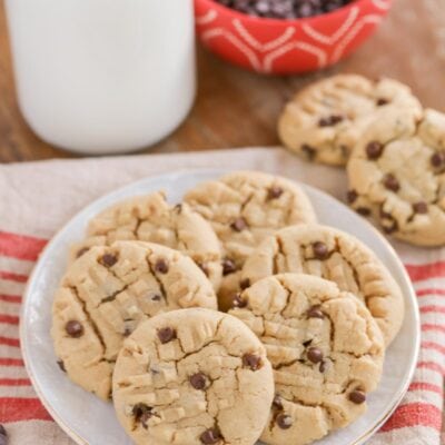 Mini Peanut Butter Cookies {Bite-Sized + Addicting} | Lil' Luna