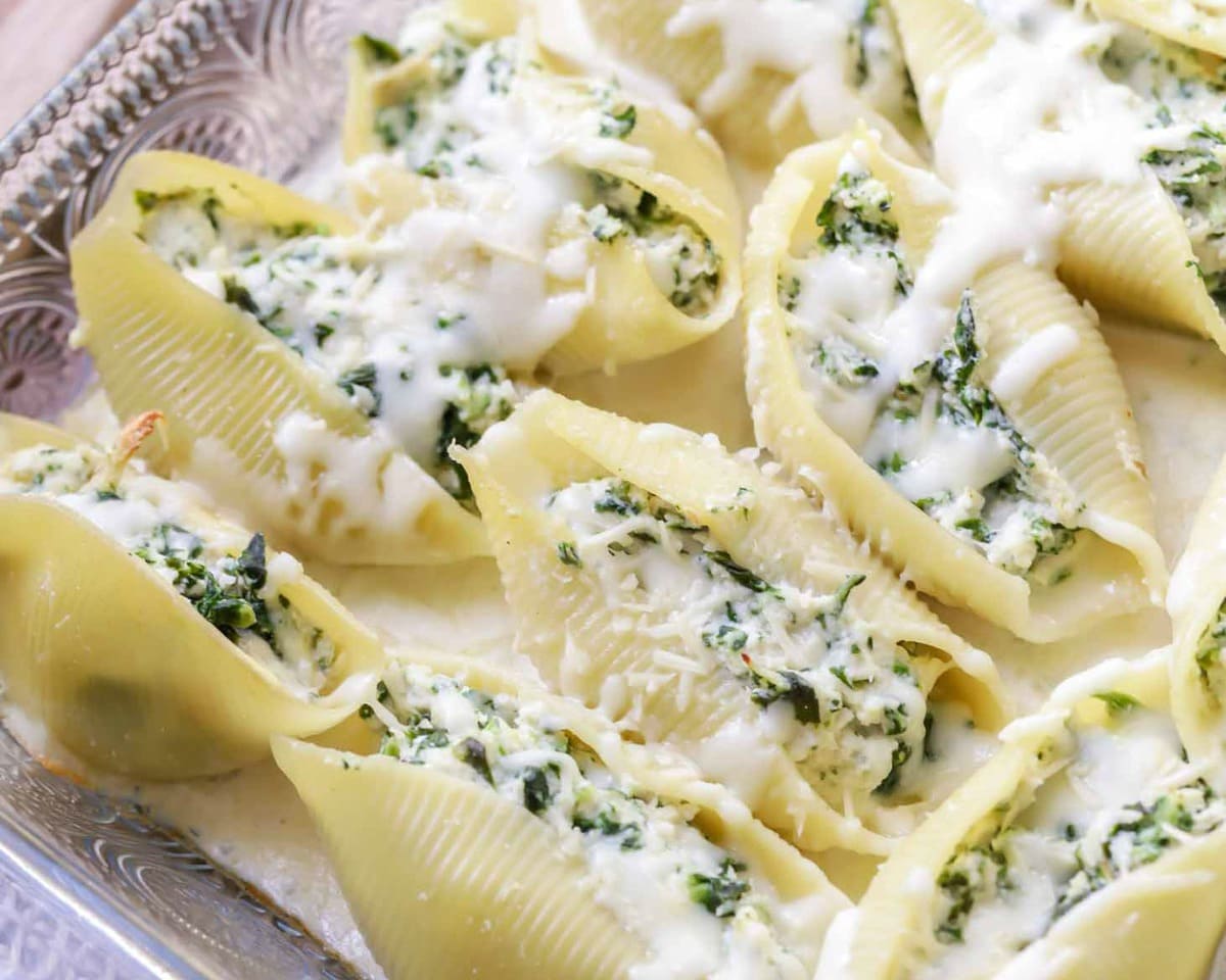 Chicken Alfredo Stuffed Shells Recipe - Easy Chicken Recipes