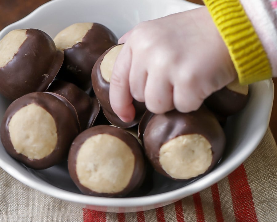 EASY Buckeyes Recipe {Only 5 ingredients!!} Lil' Luna