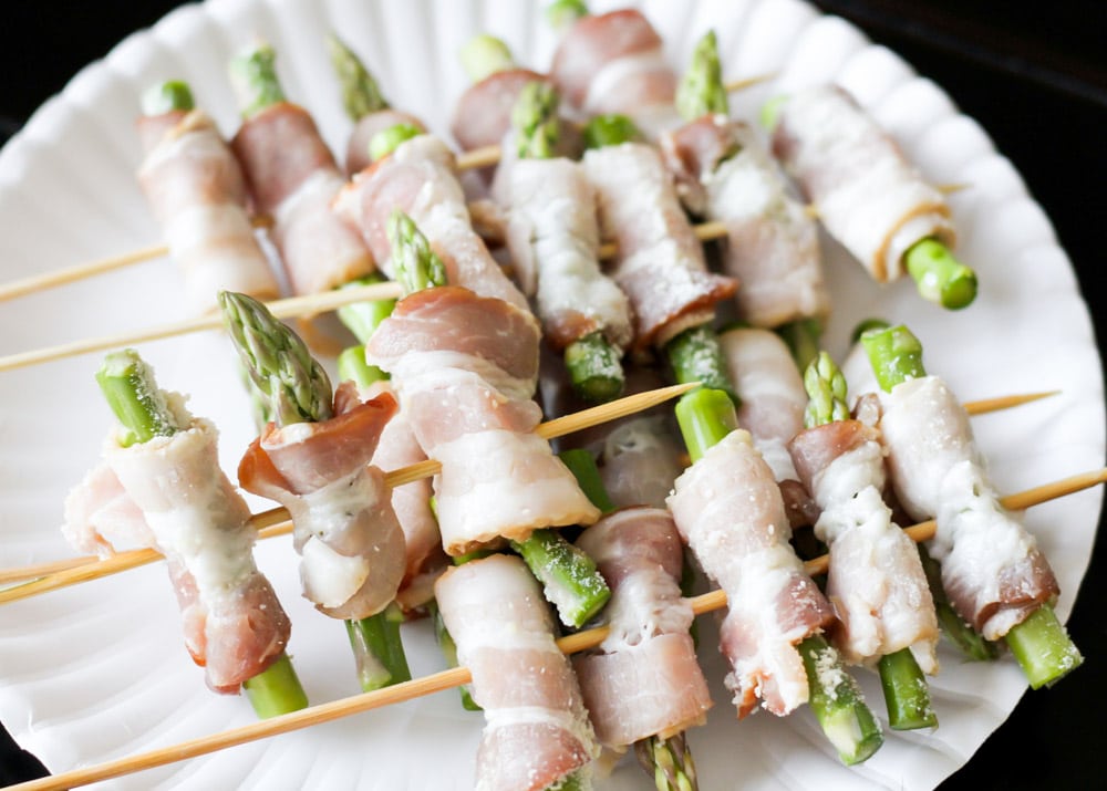 Bacon wrapped asparagus skewers