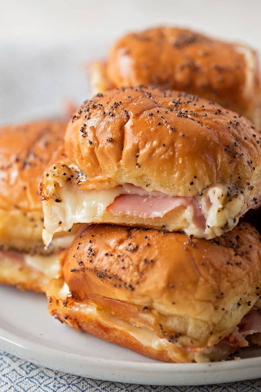 Ham and Cheese Sliders {+VIDEO} | Lil' Luna