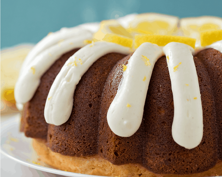 Pumpkin bundt cake with cream cheese frosting - Arina Photography