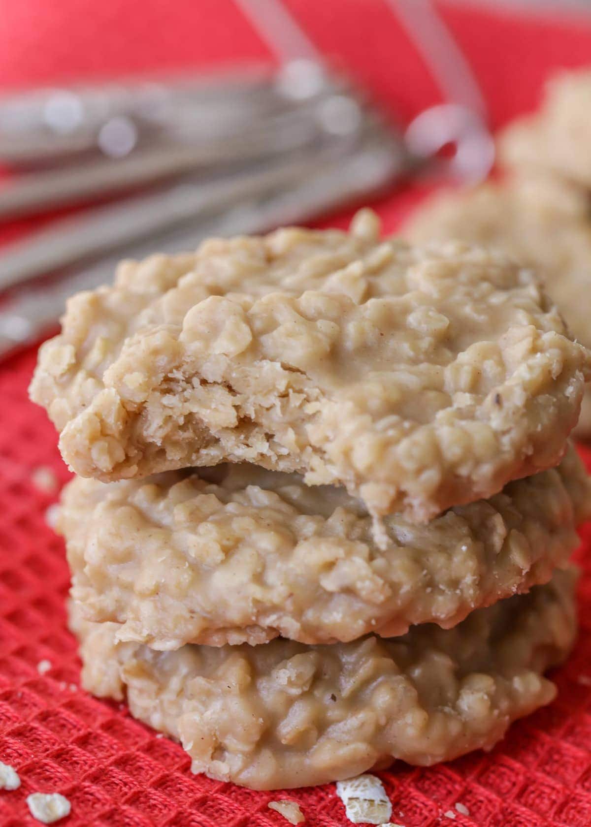 no-bake-chocolate-peanut-butter-oatmeal-cookies-the-suburban-soapbox