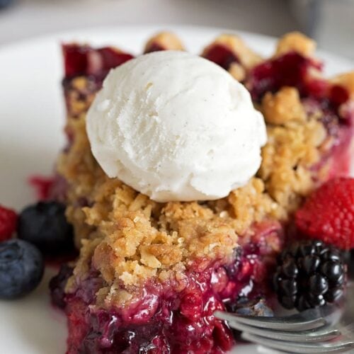 Triple Berry Pie {Topped with an Oat Crumble} | Lil' Luna