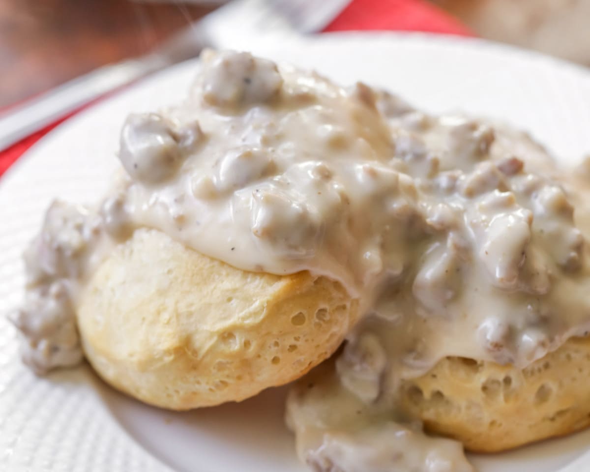 homemade gravy for biscuits