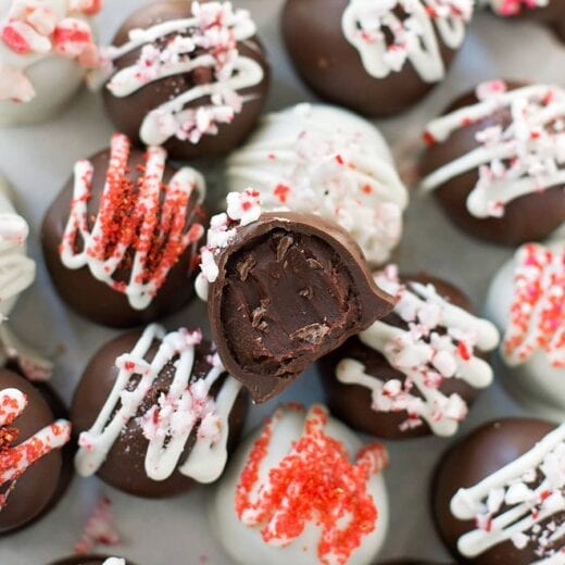 Easy Peppermint Chocolate Truffles | Lil' Luna