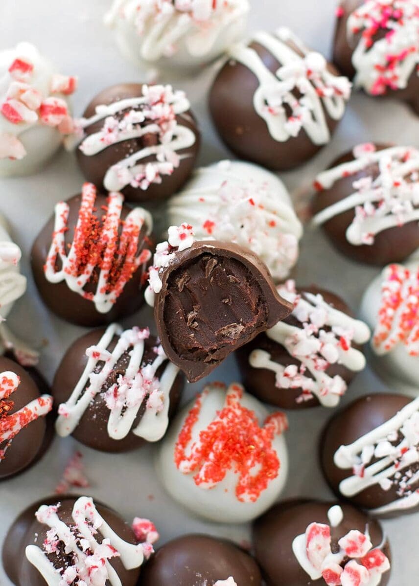 Easy Peppermint Chocolate Truffles | Lil' Luna