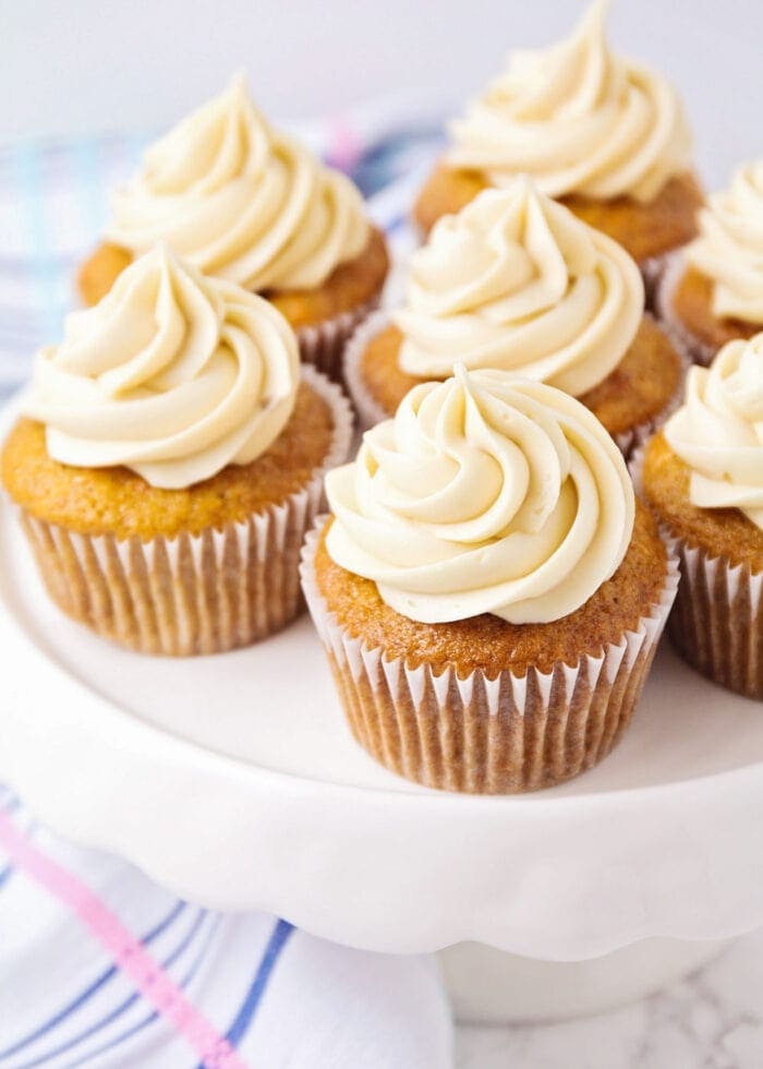 Pumpkin Cupcakes {Cinnamon Cream Cheese Frosting!} | Lil' Luna