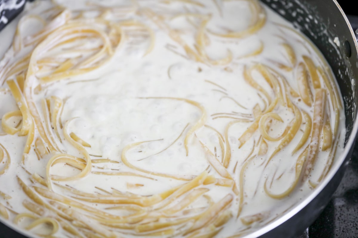 How to make chicken alfredo in one pan. 