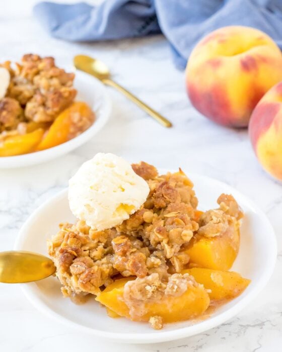 Peach Crisp {Directions for Fresh, Canned, or Frozen Peaches} | Lil' Luna