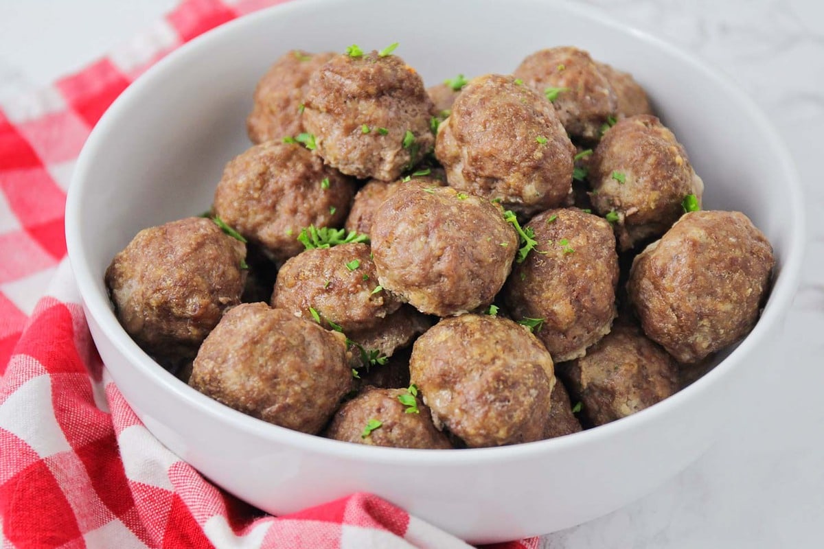 Easy meatball recipe in bowl