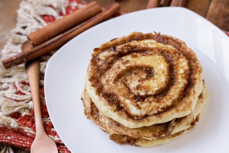 Cinnamon Roll Pancakes (With cream cheese frosting!) Lil' Luna