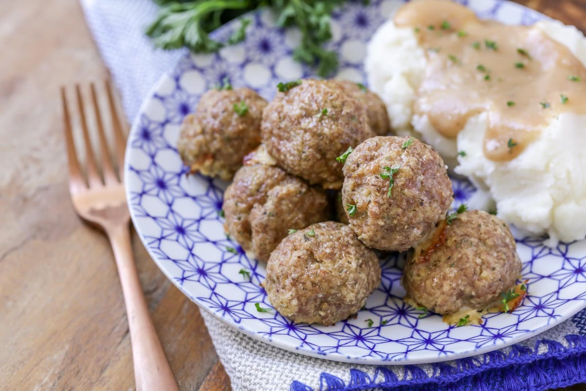 Healthy Dinner Ideas - Turkey Meatballs on a blue and white plate.