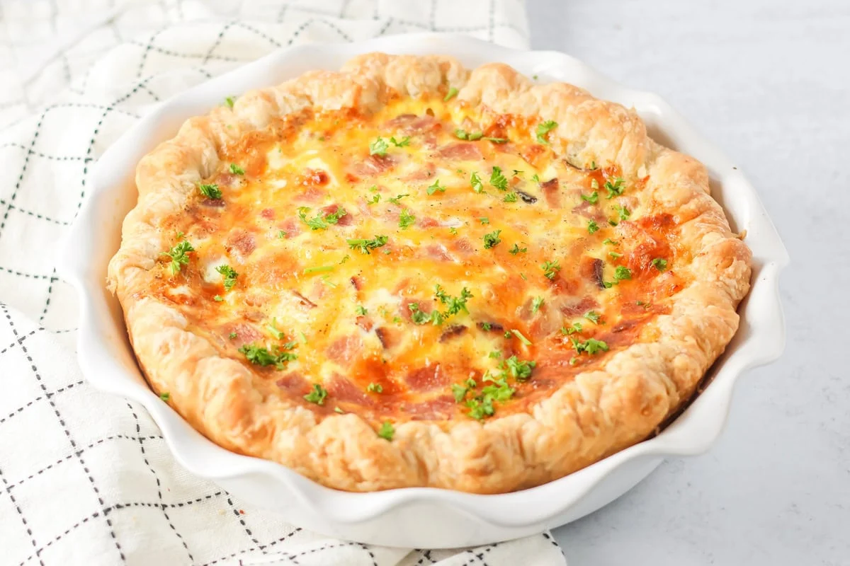 Baked Ham and Quiche recipe in piw pan.