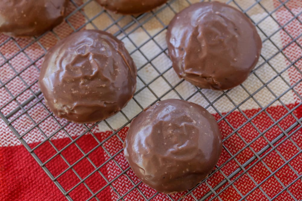 Sheet cake cookies on cooling wire