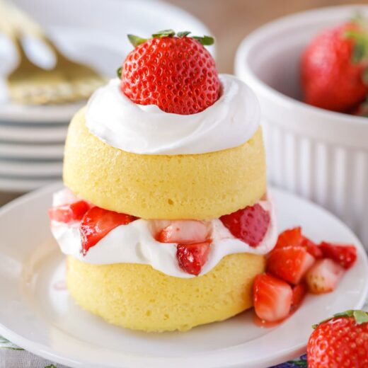 Strawberry Shortcake Poke Cake (+VIDEO) | Lil' Luna