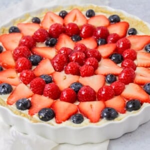 Homemade and easy fruit tart.