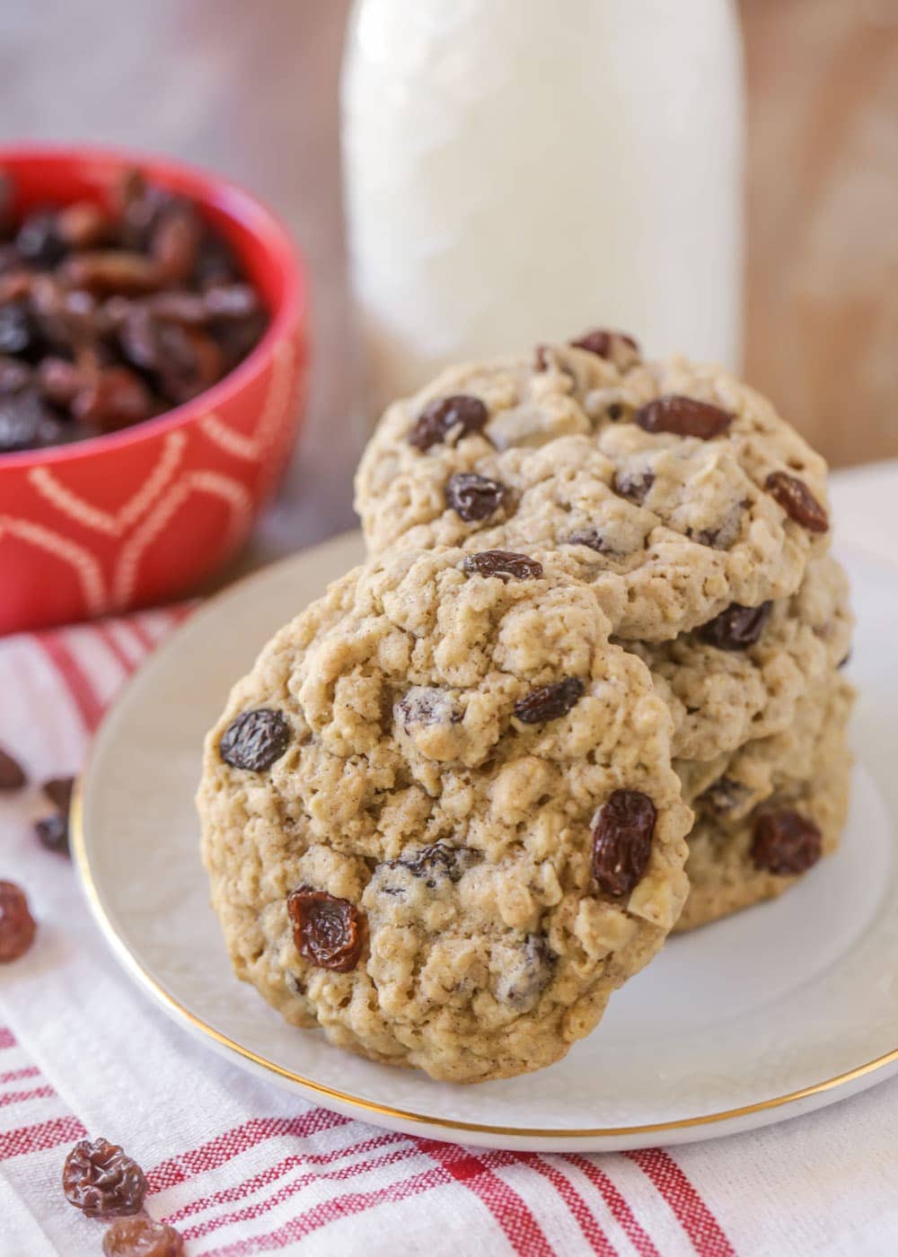 BEST Oatmeal Raisin Cookies {Soft and Chewy!} Lil' Luna