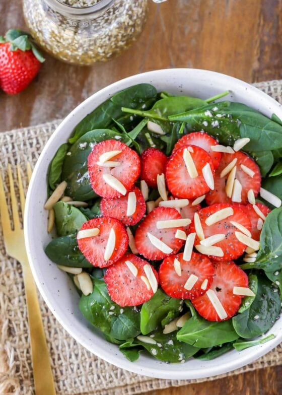 Strawberry Spinach Salad {with Homemade Vinaigrette!} | Lil' Luna