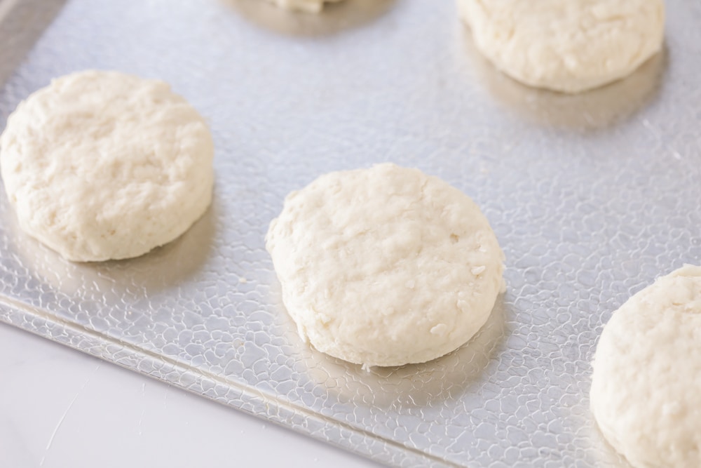 How to make buttermilk biscuits on a baking sheet