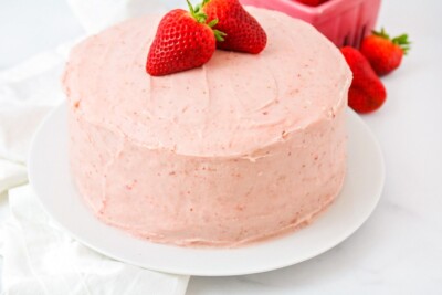 Homemade Strawberry Cake {+VIDEO} | Lil' Luna