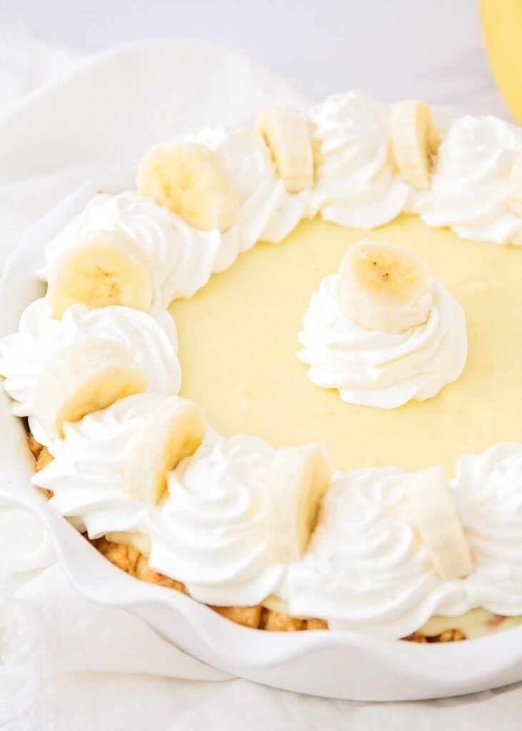 Easy Banana Cream Pie Recipe | Lil' Luna