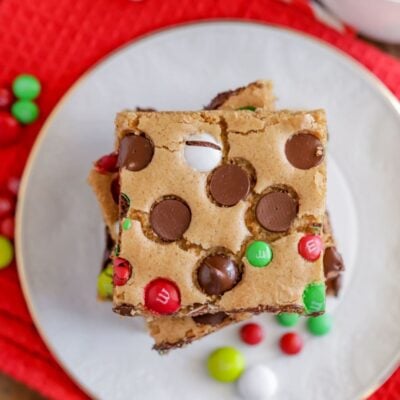 Christmas Cookie Bars {With Christmas M&M's} | Lil' Luna