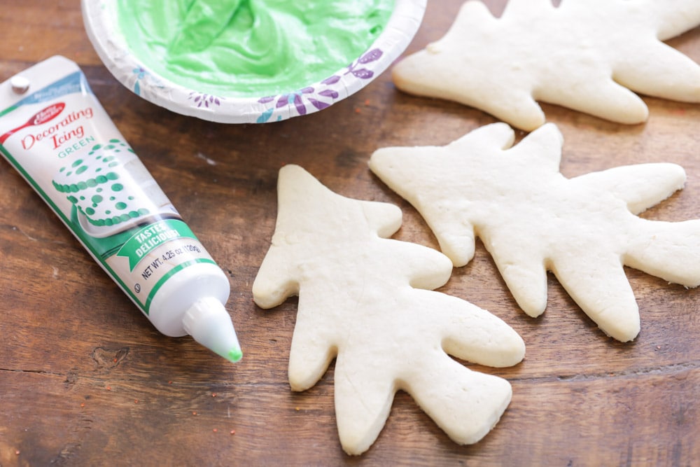 Frosting to decorate Christmas sugar cookies