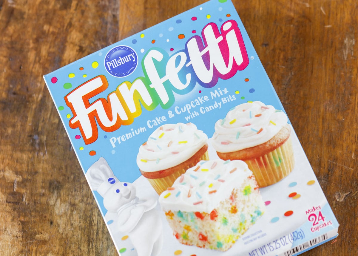 Funfetti Blondies {Made with Cake Mix} Lil' Luna