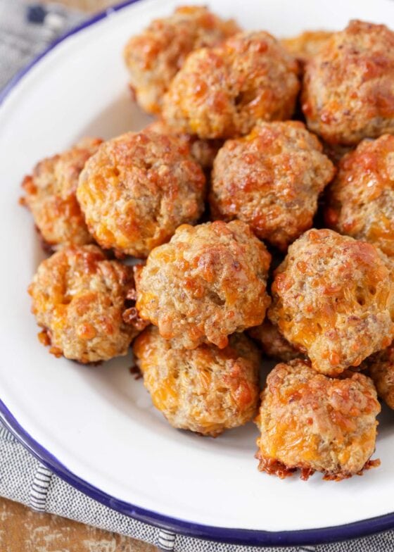 Cream Cheese Sausage Balls {4 Ingredients!!} Lil' Luna