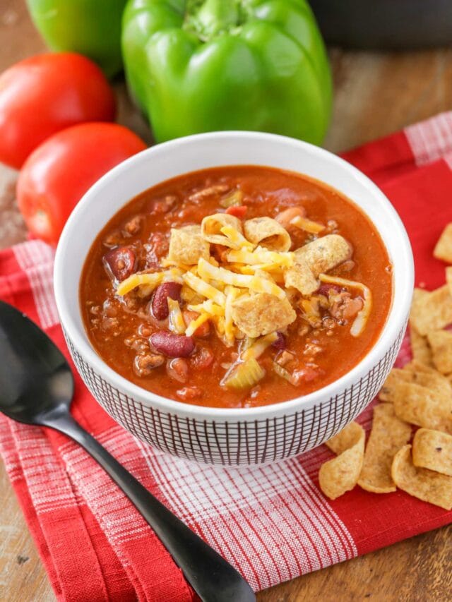 The BEST Chili Recipe {Award-Winning! +VIDEO} | Lil' Luna