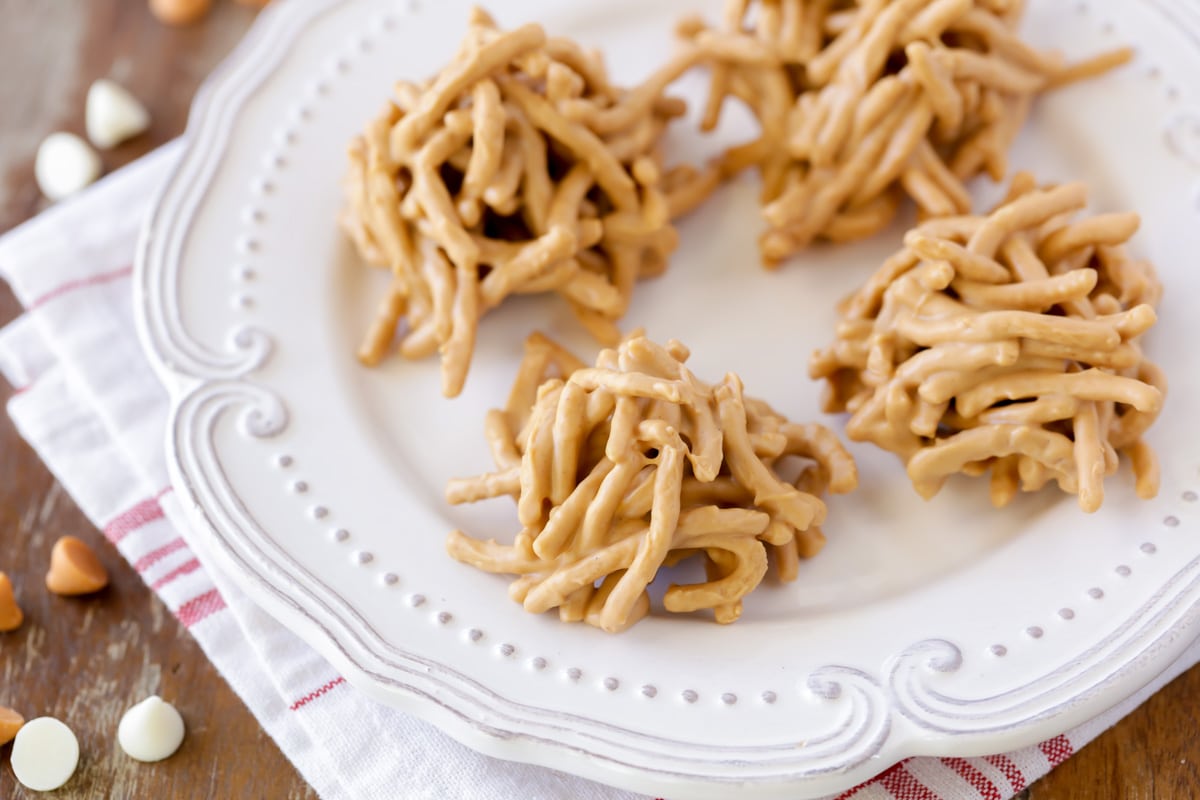 Easy cookie recipes - 4 haystack cookies on a white plate.