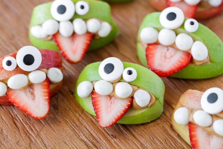 Apple Monster Teeth {A Healthy + Spooky Snack!} | Lil' Luna