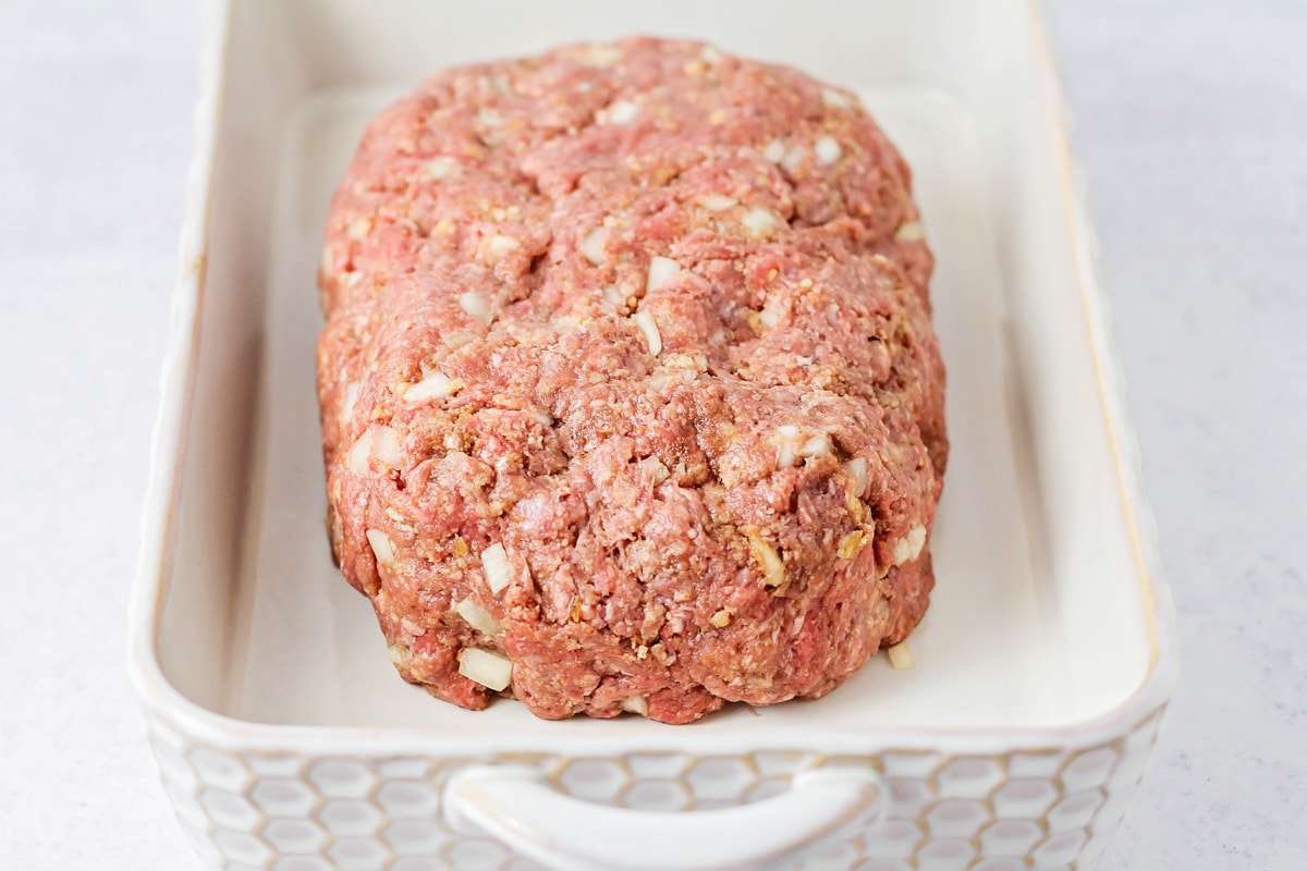 Forming easy meatloaf recipe for cooking.