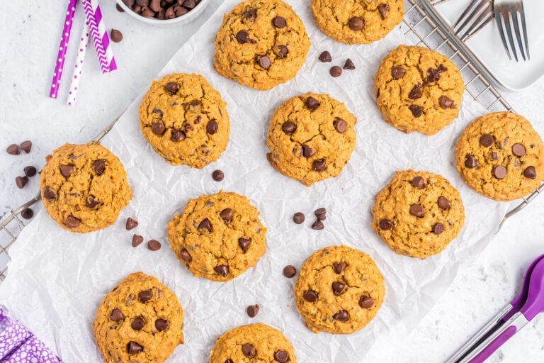 Pumpkin Oatmeal Chocolate Chip Cookies {Soft + Chewy} Lil' Luna