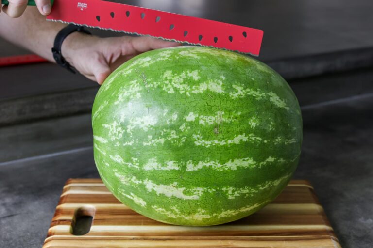 How to Cut a Watermelon {Cubes, Sticks + Triangles!} | Lil' Luna