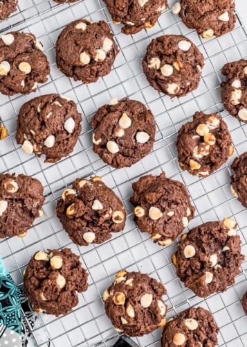 Chocolate Cake Mix Cookies {only 5 Ingredients!} 