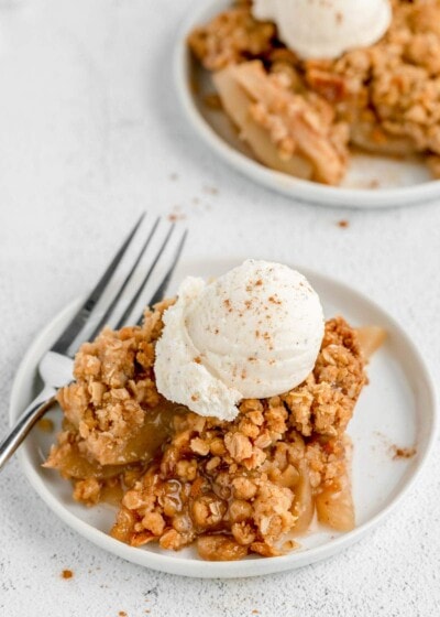 Recipe for Apple Crisp {+VIDEO} | Lil' Luna